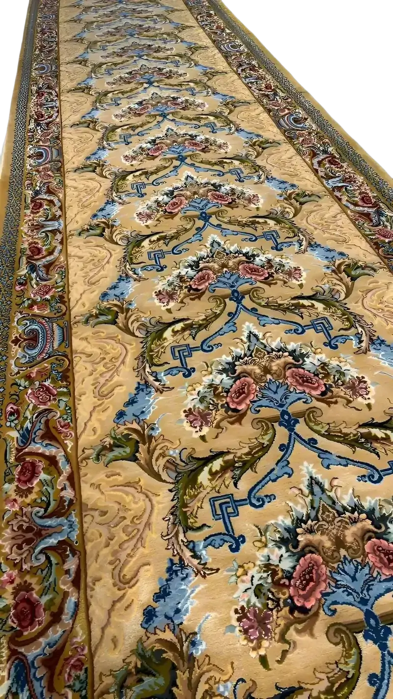 "New Persian runner rug from Isfahan, Iran, woven by Mohaghegh, showcasing exquisite wool and silk materials. Size: 314 cm x 79 cm."